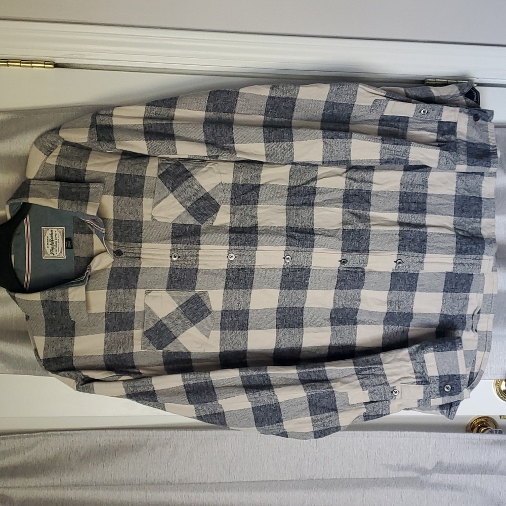 EXCELLENT QUALITY Flannel Button up